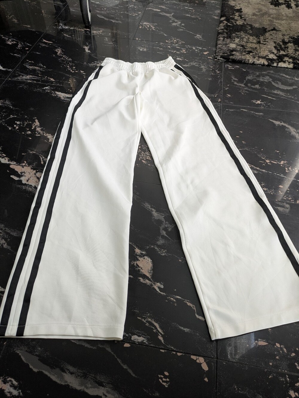 Edikted Robyn Track Pants Size XS - Picture 2 of 5